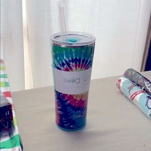 Swig life tumbler 22 oz new